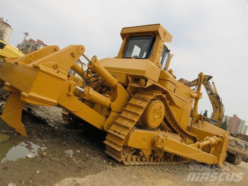 CAT D 10 بلدوزرات مجنزرة