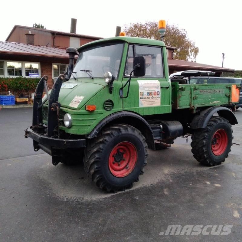 Mercedes-Benz U421 الجرارات