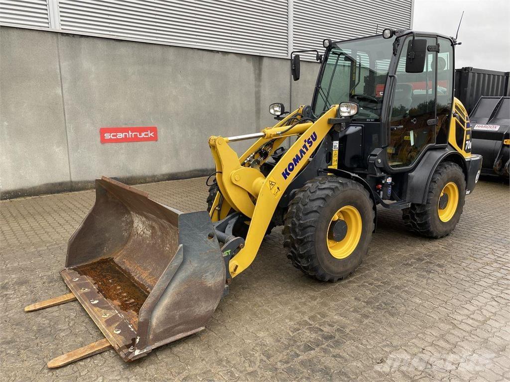 Komatsu WA70M-8EO لوادر متعددة الأغراض