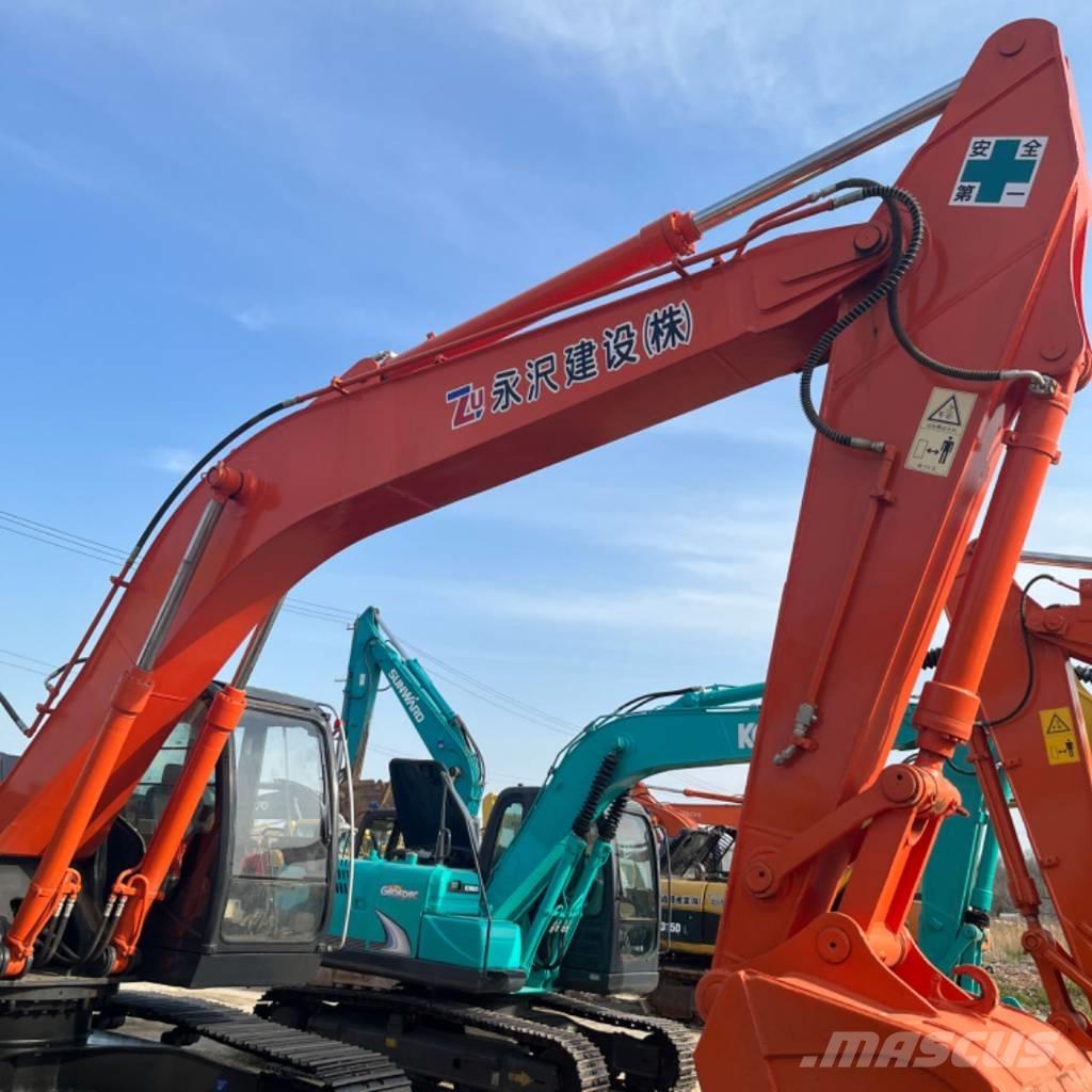 Hitachi ZX 240 حفارات زحافة