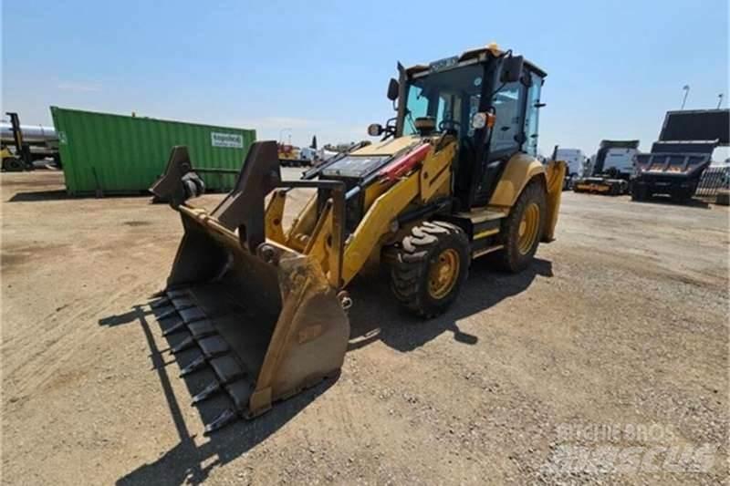 CAT 426F2 TLB لوادر ذات جرافات عكسية