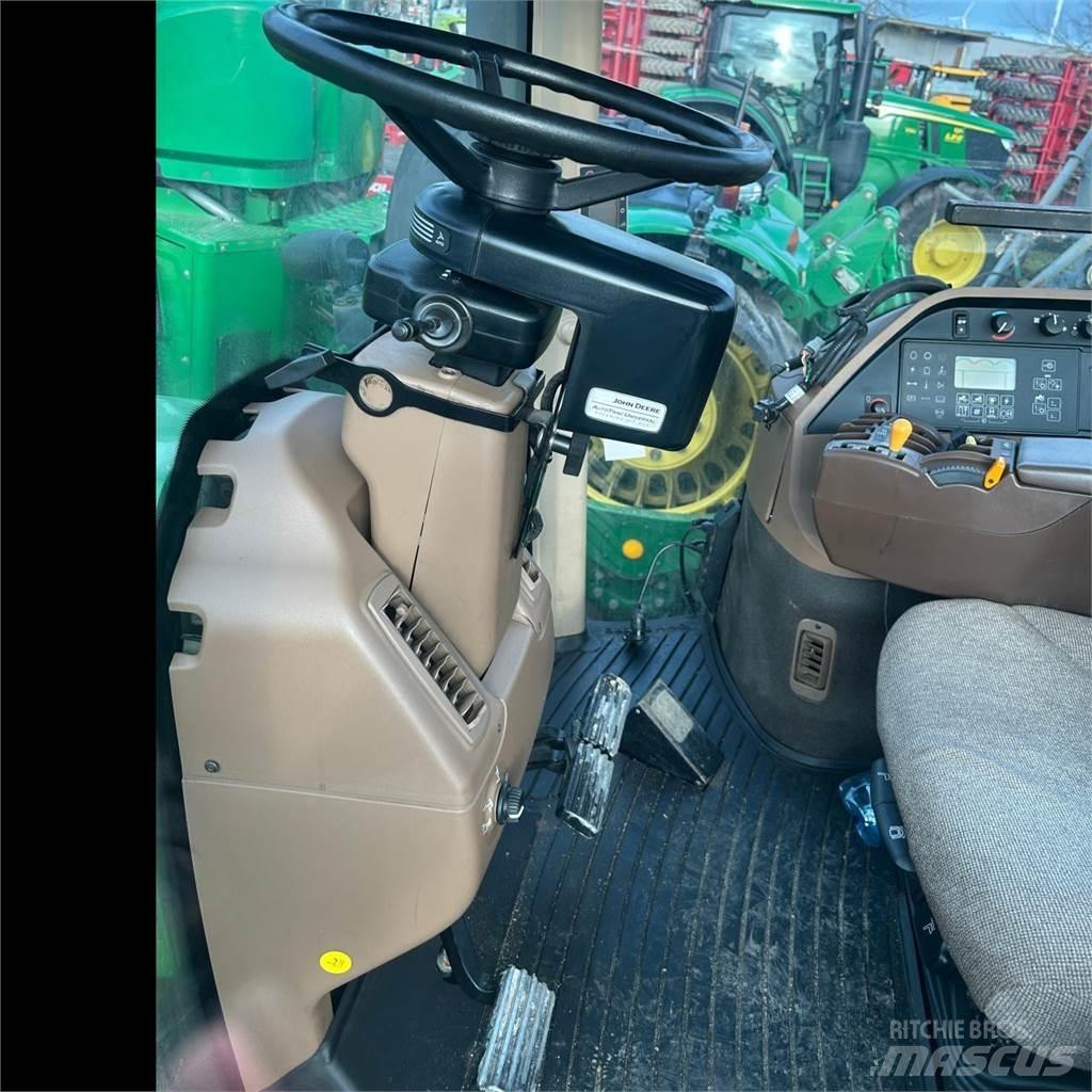 John Deere 8420 الجرارات