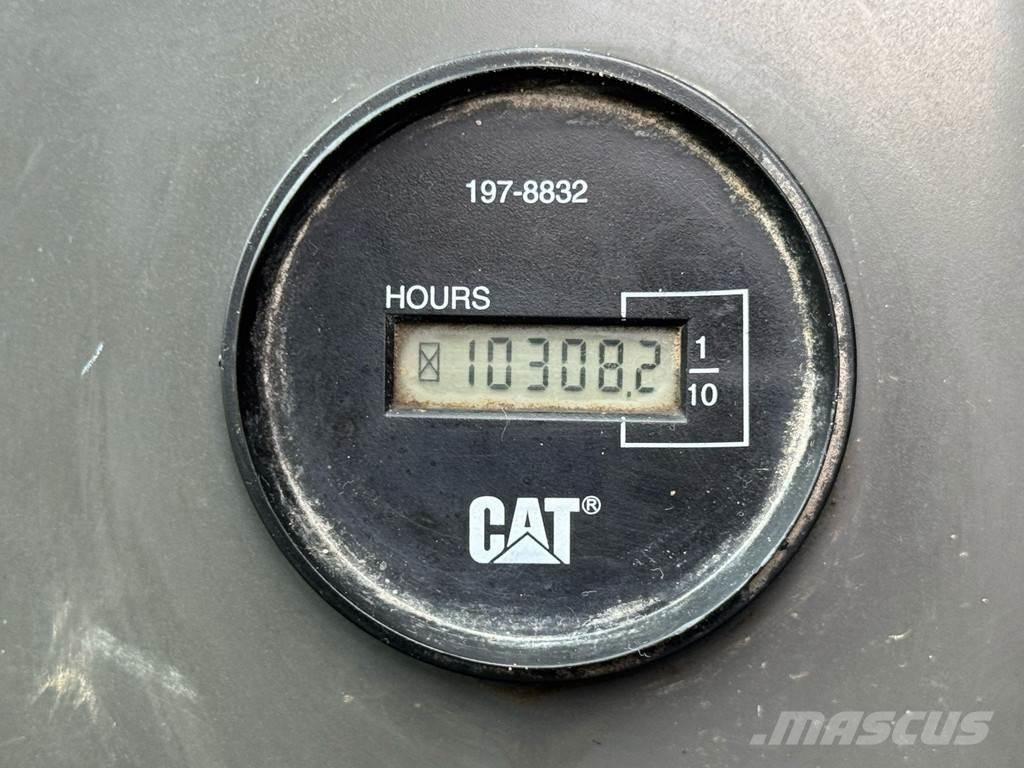 CAT M315D حفارات بعجل