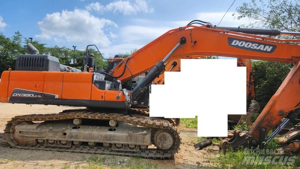 Doosan DX 300 LCA حفارات زحافة