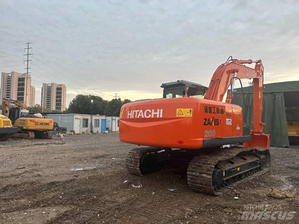 Hitachi ZX 200 حفارات زحافة