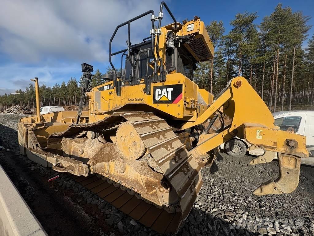 CAT D 6 T LGP بلدوزرات مجنزرة