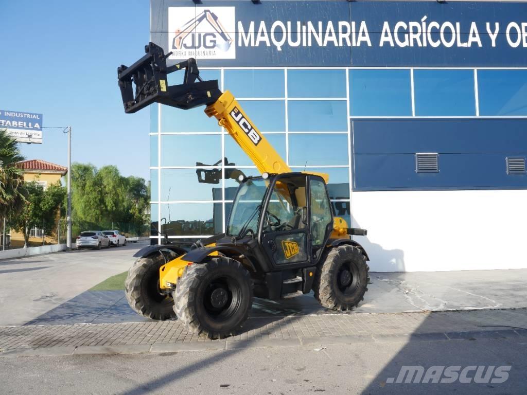 JCB 531-70 مناولات متداخلة