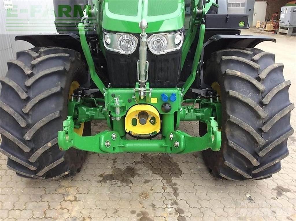 John Deere 6100 m الجرارات