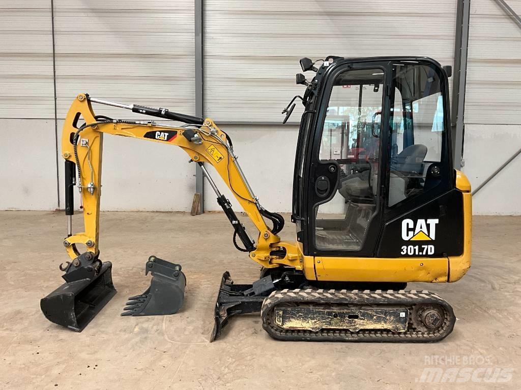 CAT 301.7 D حفارات صغيرة أقل من 7 طن (حفارات صغيرة)