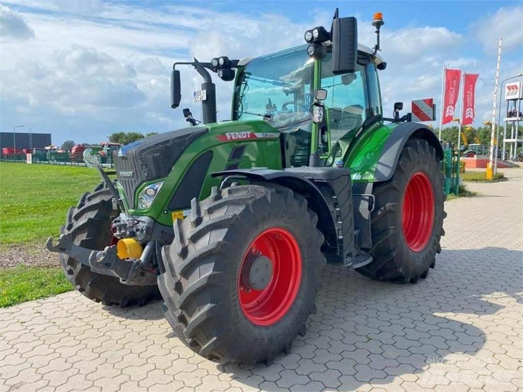 Fendt 724 PROFI+ الجرارات