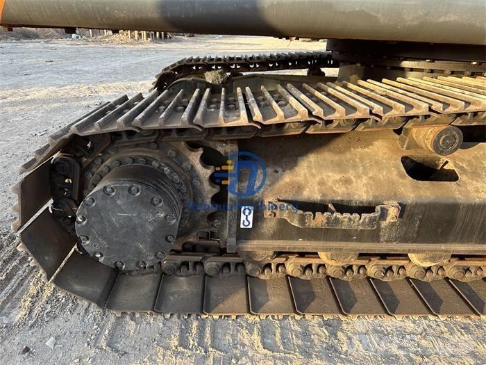 Hitachi ZX 200-6 حفارات زحافة