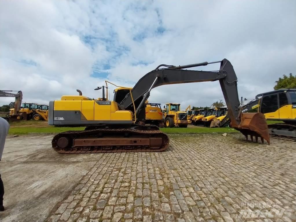 Volvo EC 220 DL حفارات زحافة