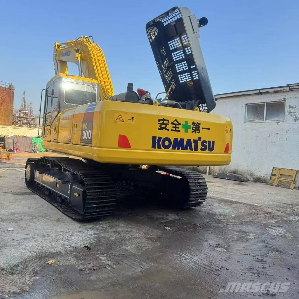 Komatsu PC 300 حفارات زحافة