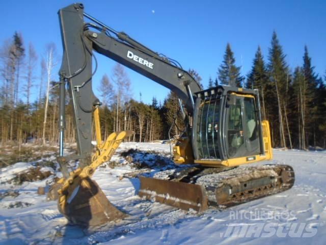 John Deere 135 G حفارات زحافة