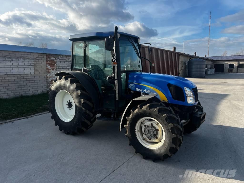 New Holland T 4050 الجرارات