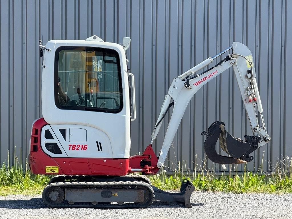 Takeuchi TB 216 حفارات صغيرة أقل من 7 طن (حفارات صغيرة)