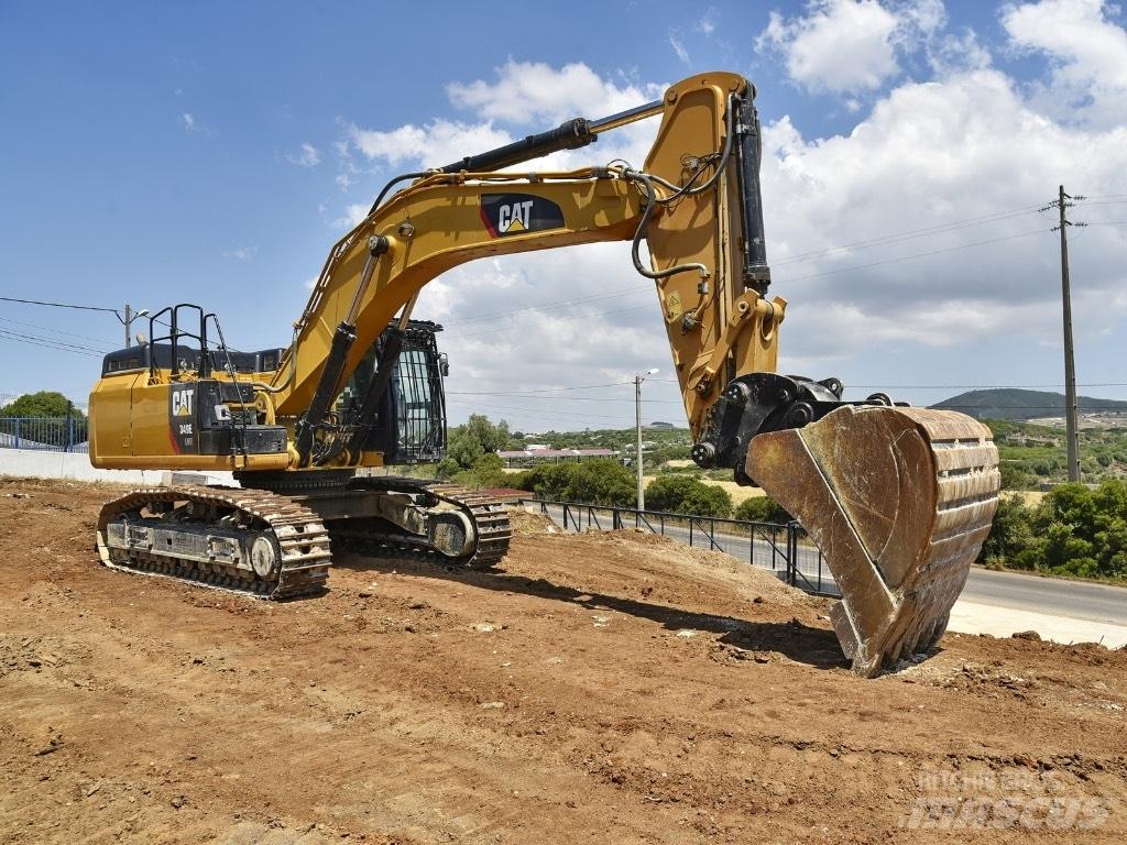CAT 349 EL ME حفارات زحافة