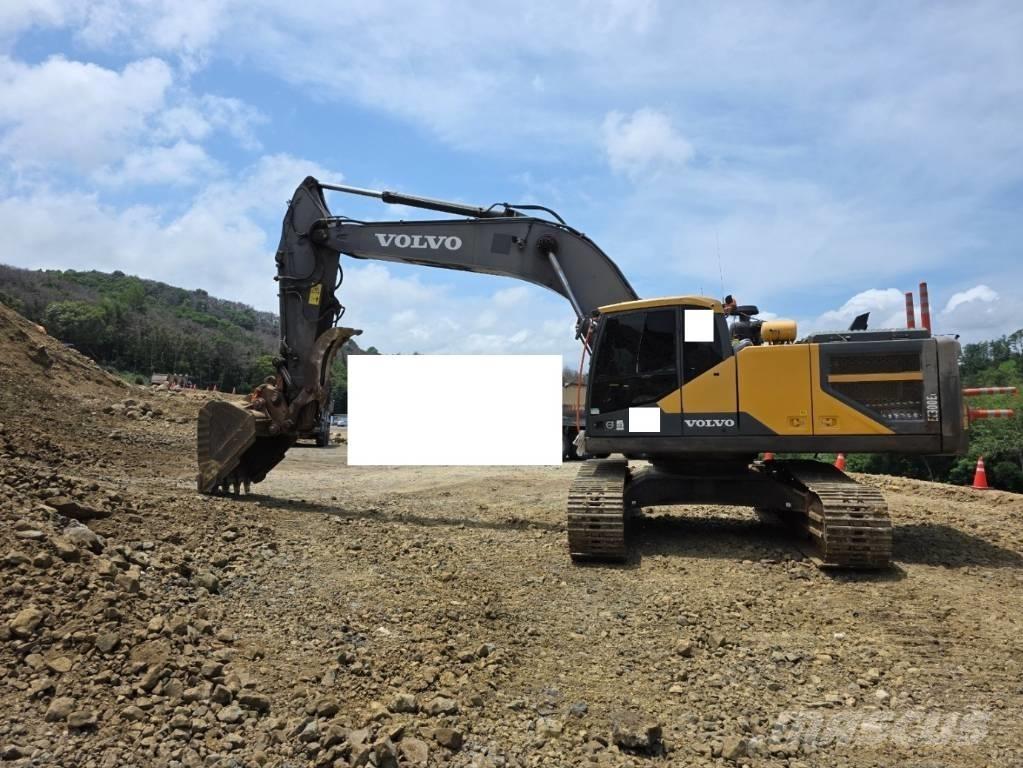 Volvo EC 300 E حفارات زحافة