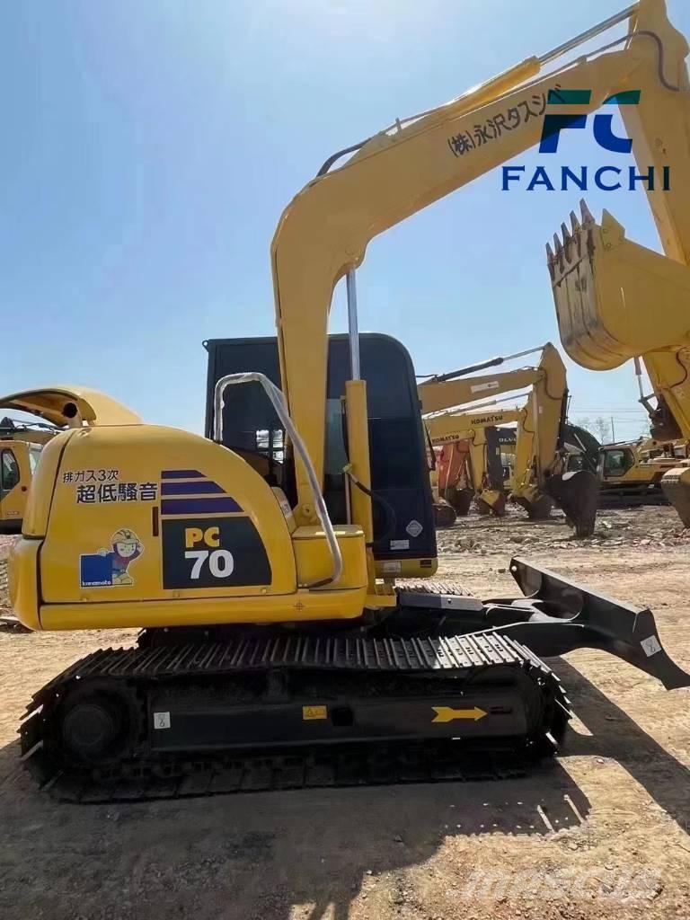 Komatsu PC 70 حفارات وسط 7 طن - 12 طن