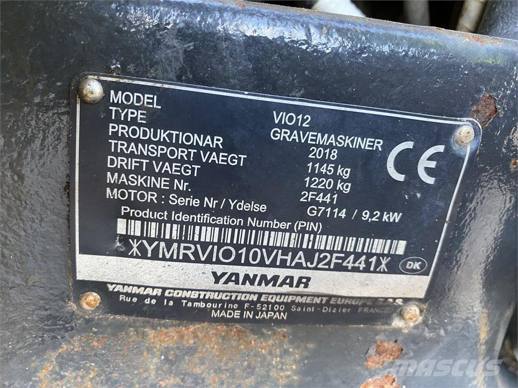 Yanmar VIO12 حفارات بعجل