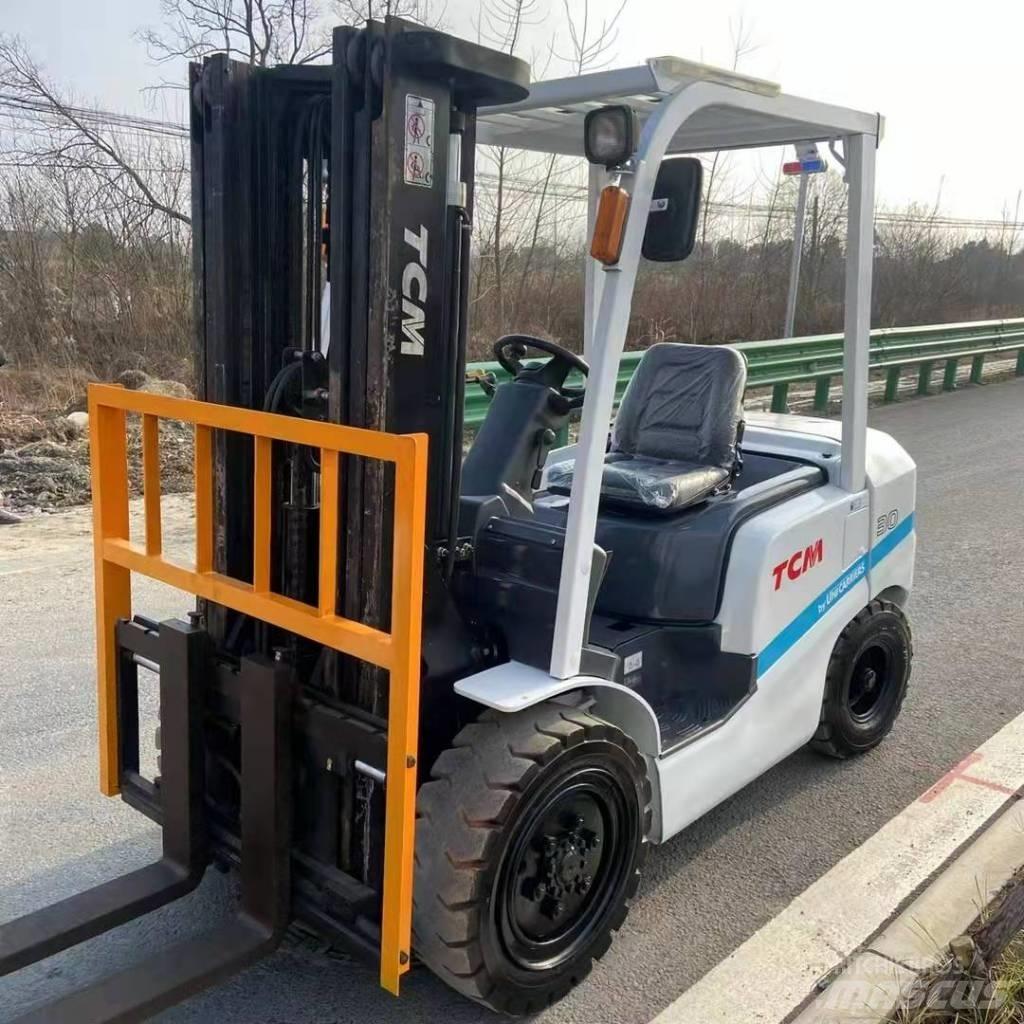TCM FD 30 شاحنات الديزل
