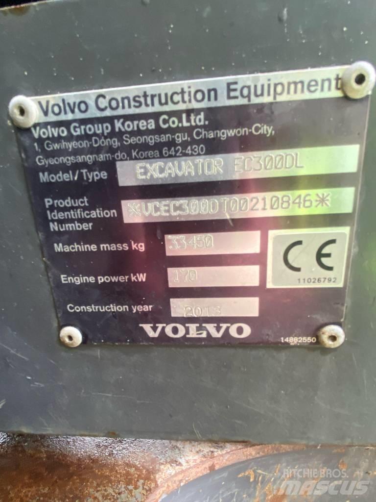Volvo EC 300 D L حفارات زحافة