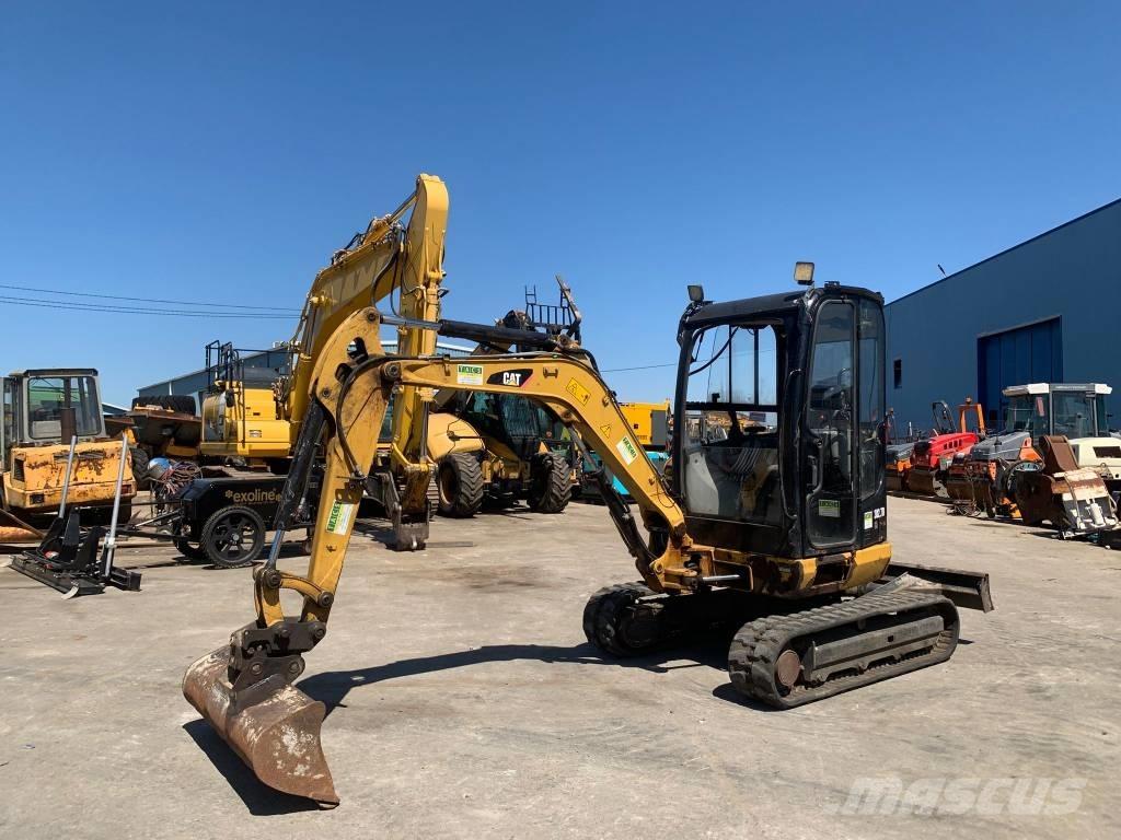 CAT 302.7 D CR حفارات صغيرة أقل من 7 طن (حفارات صغيرة)