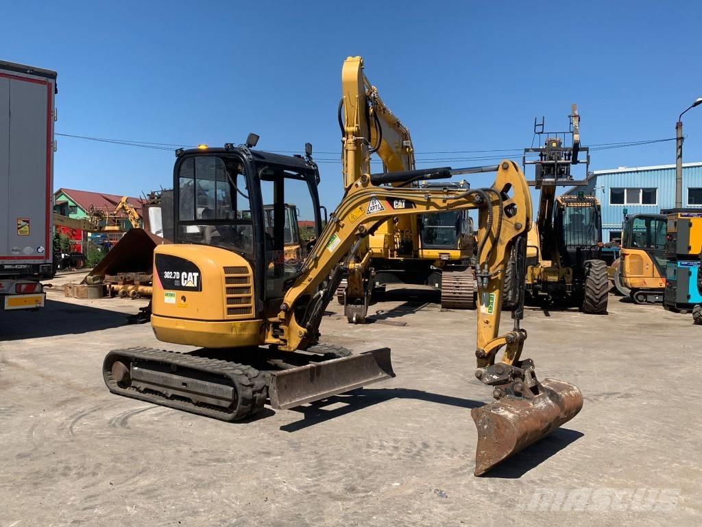 CAT 302.7 D CR حفارات صغيرة أقل من 7 طن (حفارات صغيرة)
