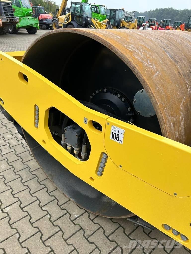 Bomag BW 211 D-5 مداحل أحادية الأسطوانة