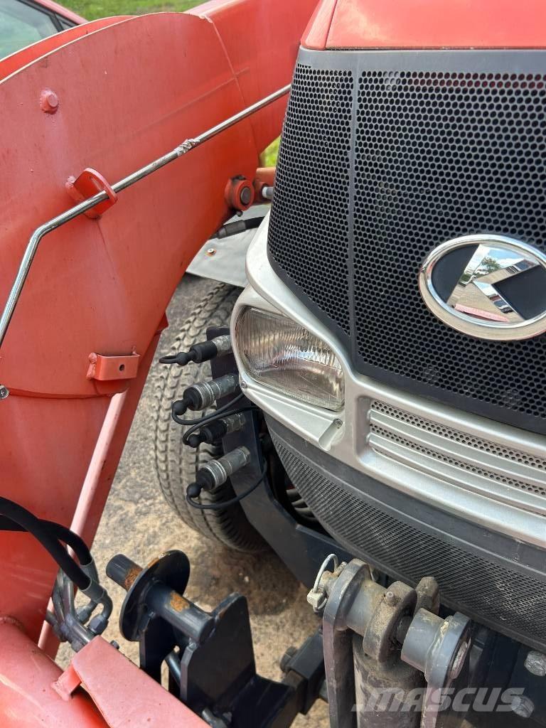 Kubota L 4240 جرارات مدمجة