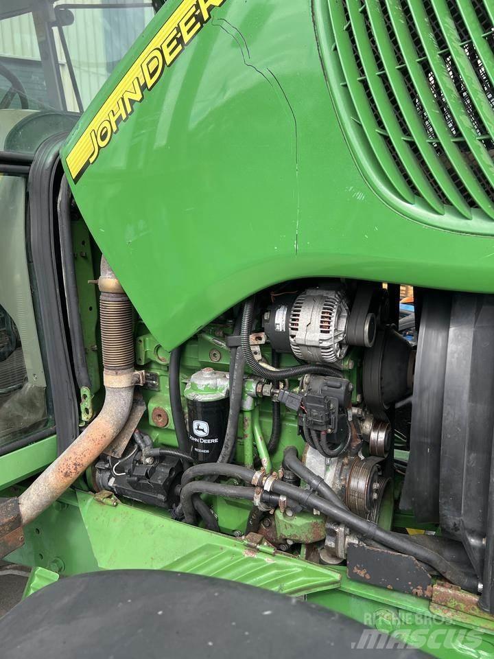John Deere 6320 الجرارات