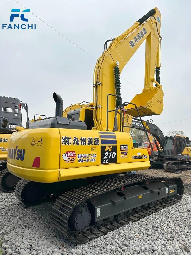 Komatsu PC 210-8 حفارات زحافة