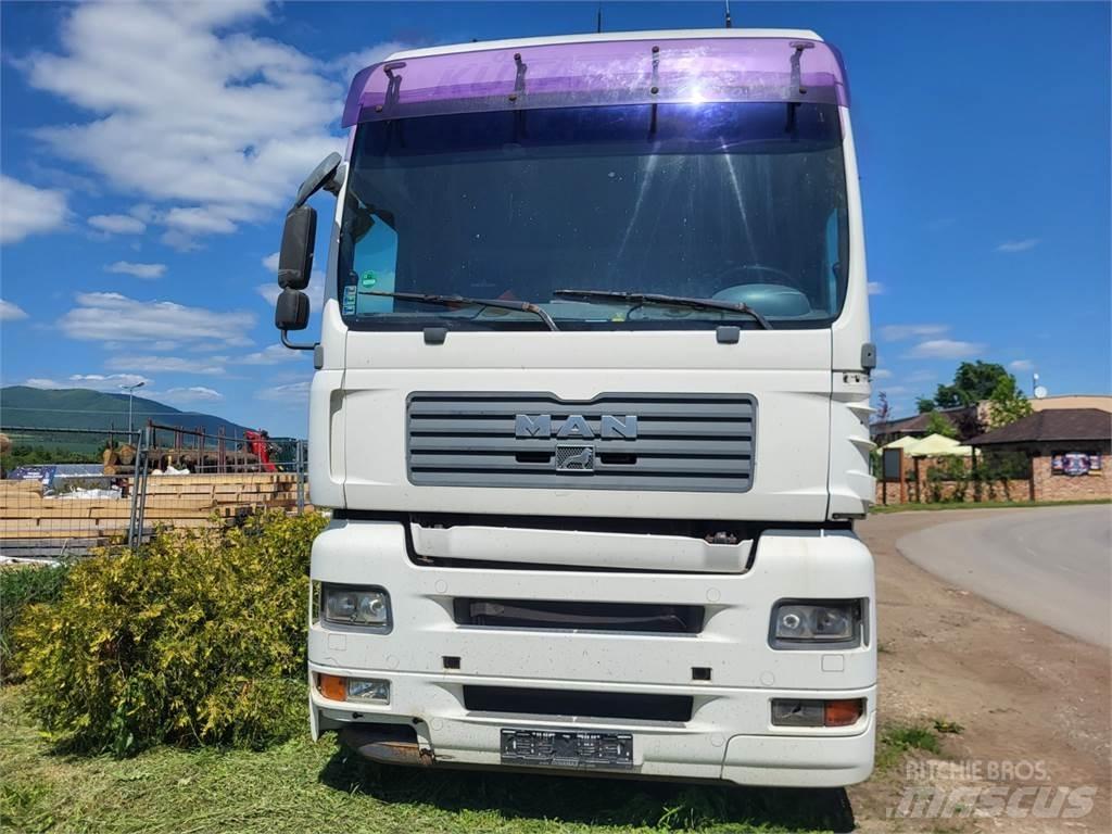MAN TGA 26.440 6X2 شاحنات بمقصورة وهيكل