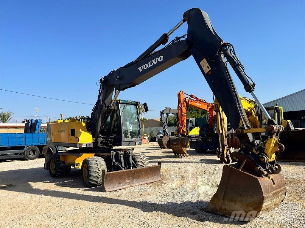 Volvo EW 180 C حفارات بعجل