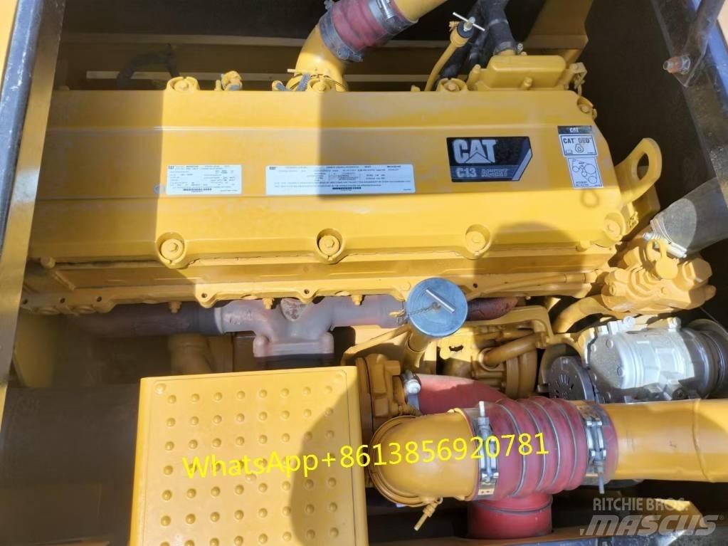 CAT 349 حفارات زحافة