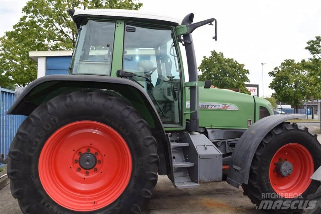 Fendt 712 Vario الجرارات