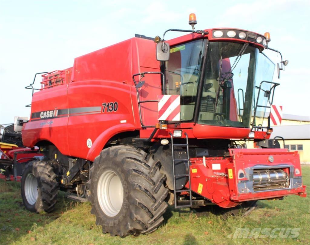 Case IH AF 7130 حصادات
