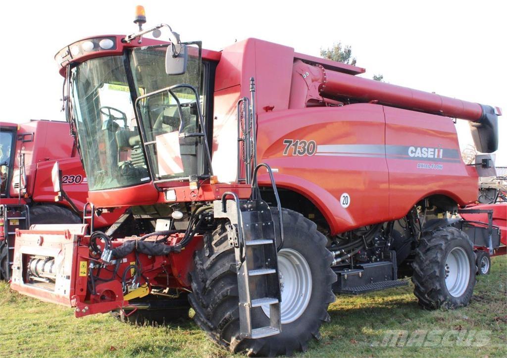 Case IH AF 7130 حصادات