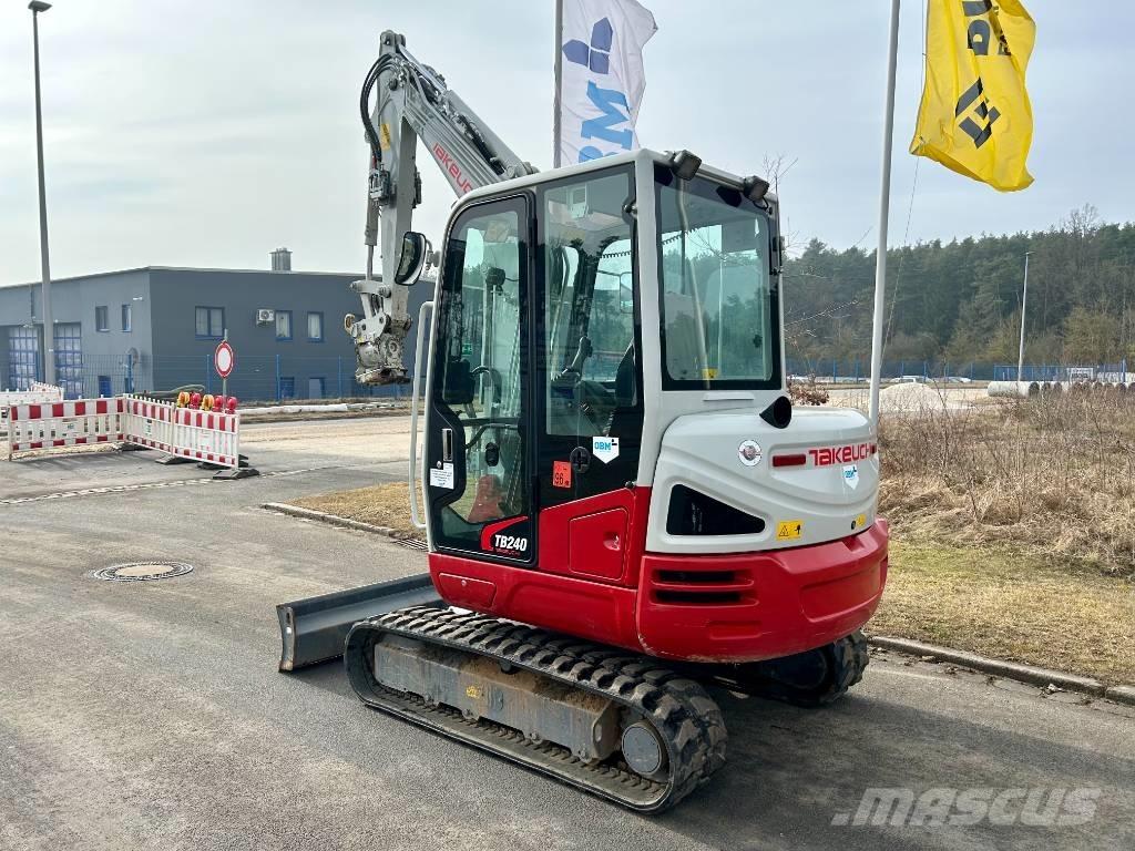 Takeuchi TB 240 حفارات صغيرة أقل من 7 طن (حفارات صغيرة)