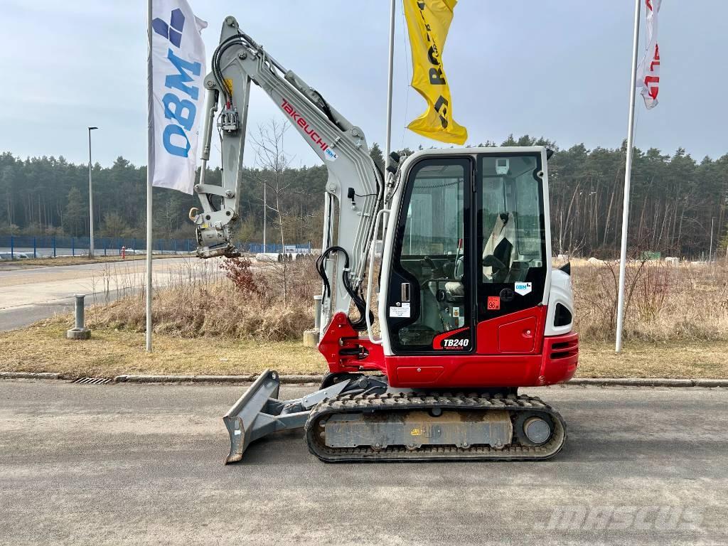Takeuchi TB 240 حفارات صغيرة أقل من 7 طن (حفارات صغيرة)