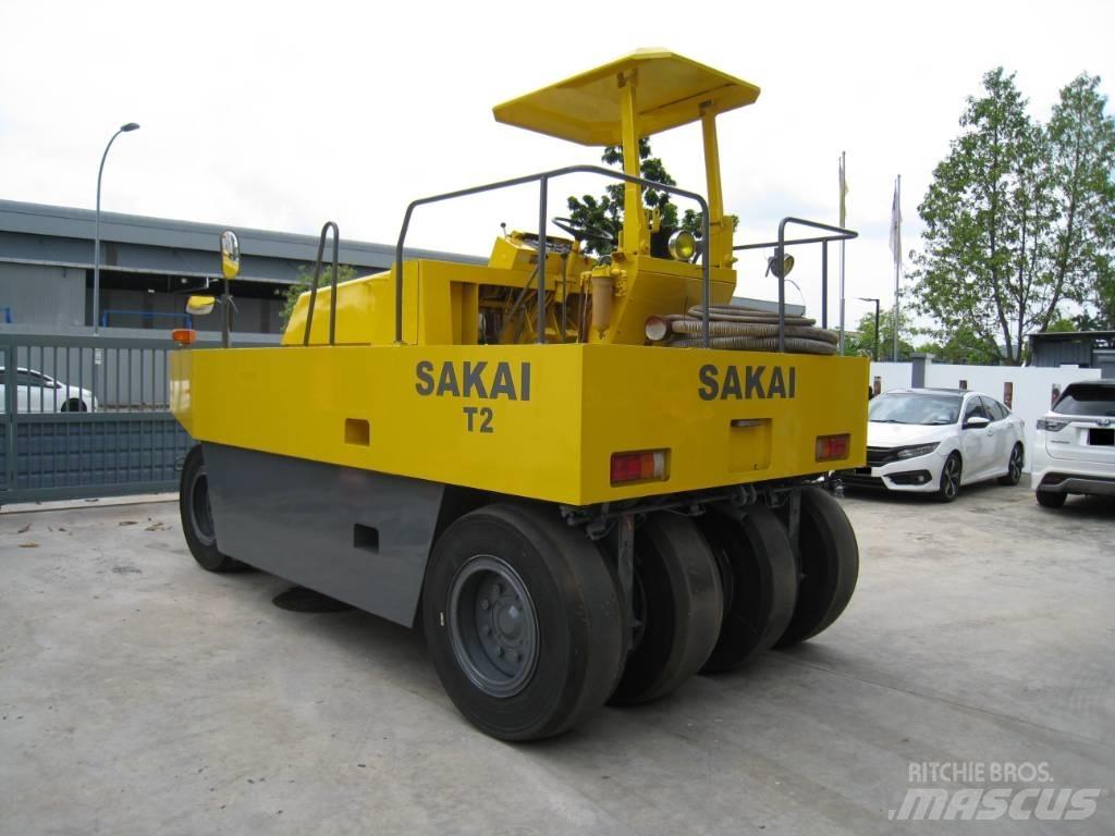 Sakai T2 مداحل ذات إطارات هوائية