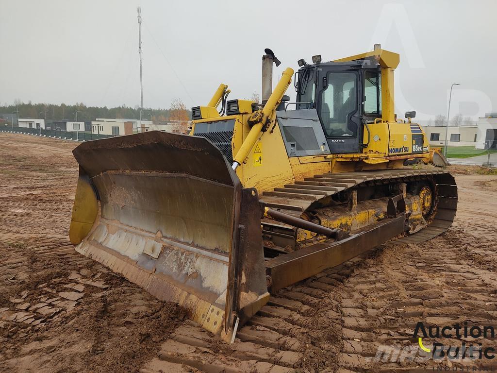 Komatsu D85PX-15 بلدوزرات مجنزرة