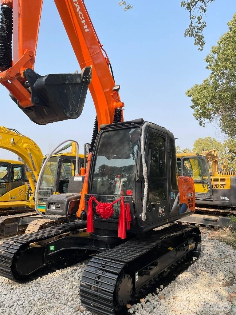 Hitachi 120 حفارات زحافة