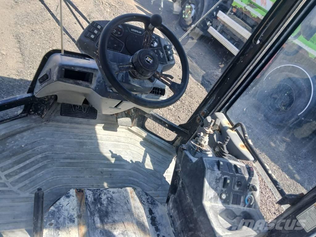 CAT 906 كابينة والداخلية