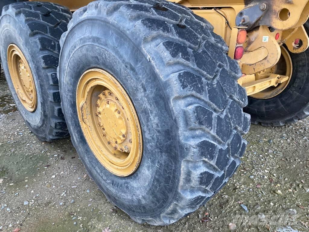 CAT 730 C ساحبات مفصلية