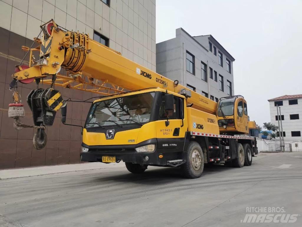 XCMG QY 25 K5-I رافعات صالحة لكل أنواع الطرق
