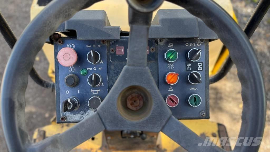 Dynapac CC 122 مداحل ثنائية الاسطوانة