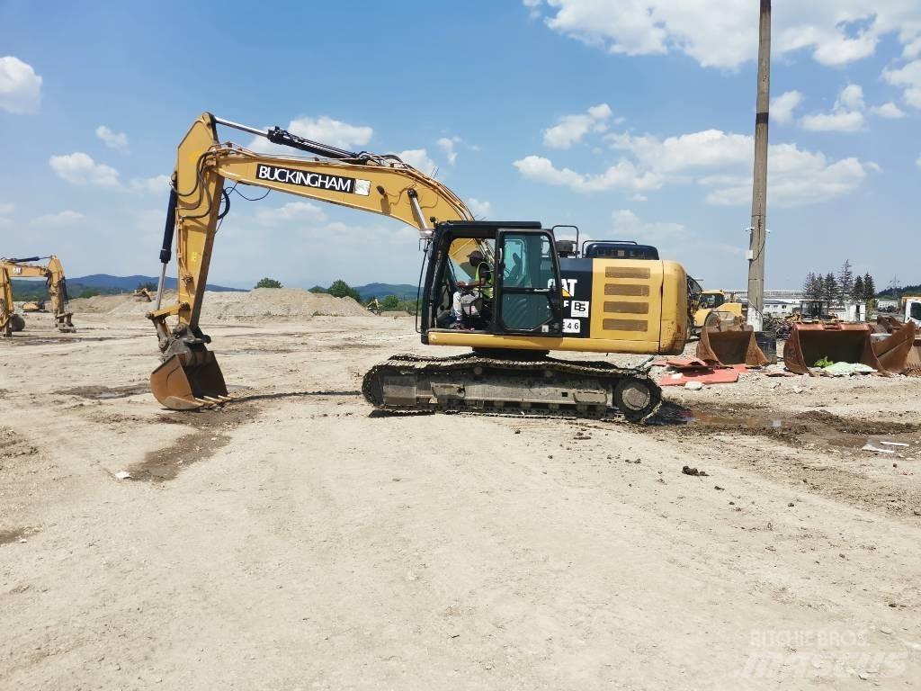 CAT 320 E حفارات زحافة