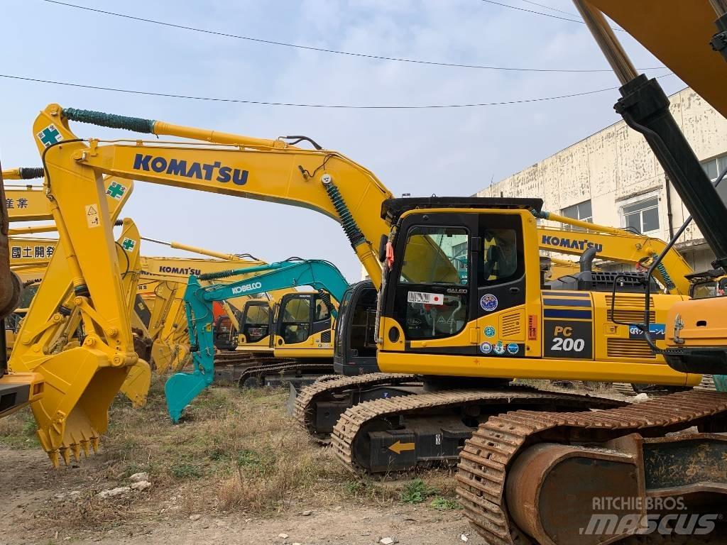 Komatsu PC 200-8N1 حفارات زحافة