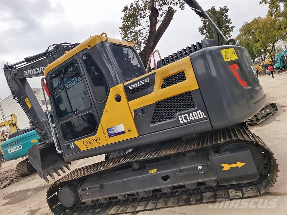 Volvo EC 140 D حفارات زحافة